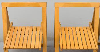 A gateleg table and 4 chairs, late 20th century.