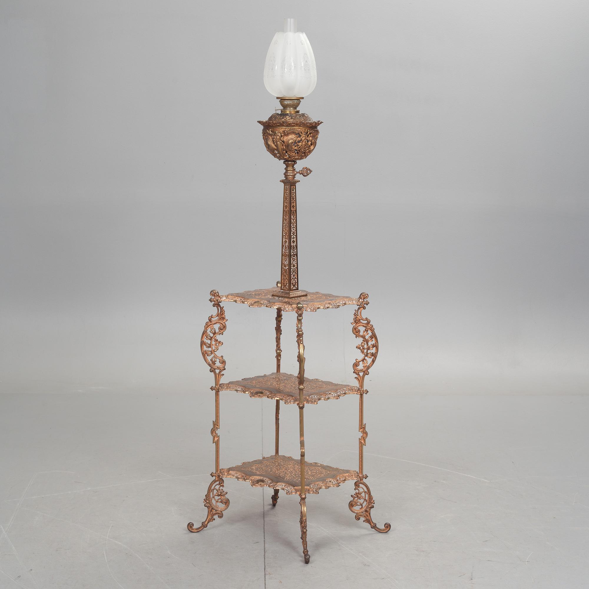 GOLVFOTOGENLAMPA, rokokostil, 1900-tal.