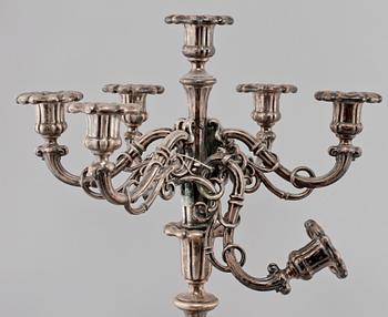 KANDELABRAR, ett par, nysilver, 1900-talets första hälft.