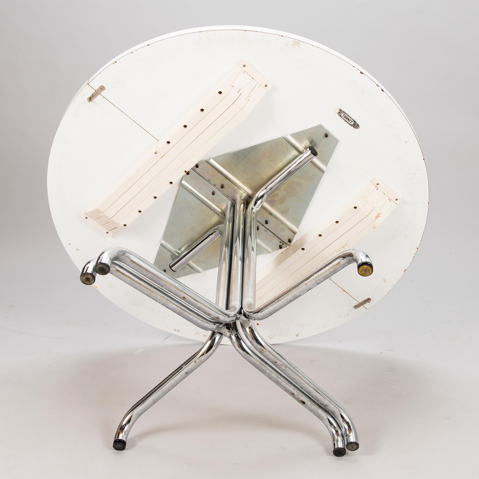 An extendable Thonet dinner table, Austria.