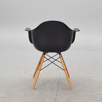 KARMSTOL, "Plastic armchair", Charles & Ray Eames, Vitra, 2000-tal.