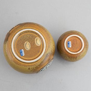 Lisa Larson, vaser, 4 st, skålar, 2 st och fat, 2 st, stengods "Thalia", Gustavsberg.