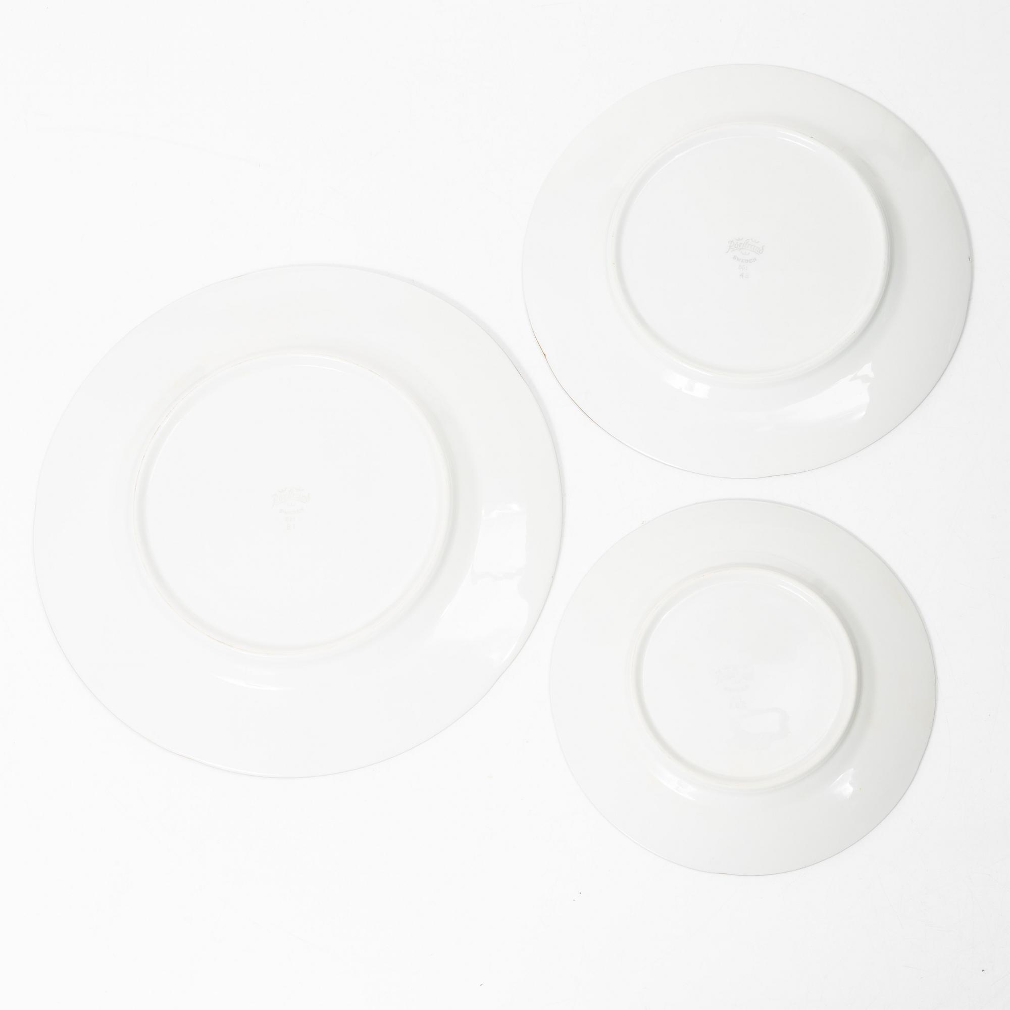 Louise Adelborg, A dinner service, 74 pieces, porcelain, "Swedish Grace/Kardinal", Rörstrand.