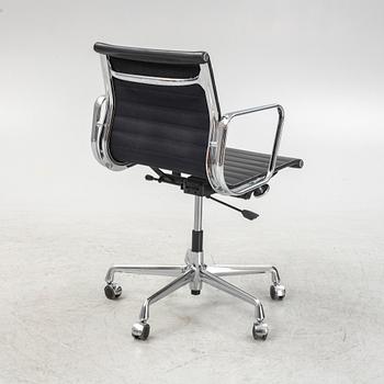 Charles & Ray Eames, an 'EA 117' desk chair, Vitra.