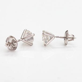 A pair of 14K white gold earrings with brilliant cut diamonds ca. 1.70 ct in total.