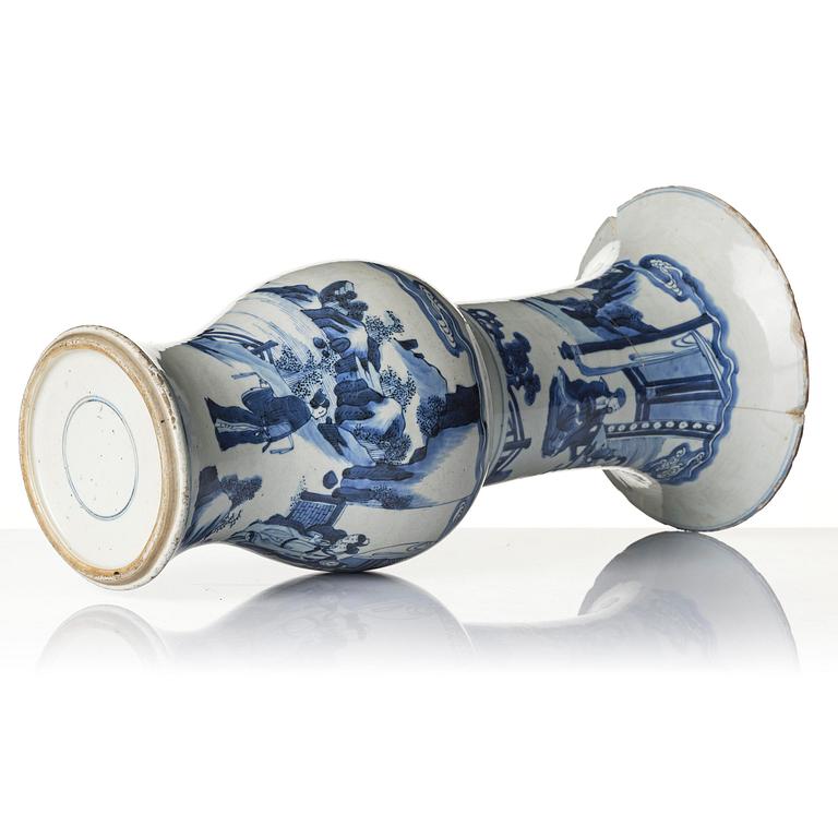 A large blue and white vase, Yenyen, Qing dynasty, Kangxi (1662-1722).