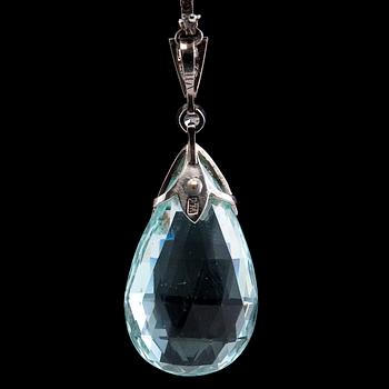 A PENDANT, aquamarine, 2,7 x 1,6 cm and 13 brilliant cut diamonds c. 0.7 ct.