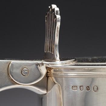 An English 18th century silver tankard, unidentified makers mark, London 1793.