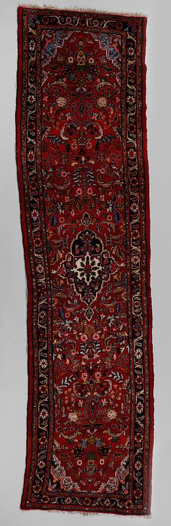 GALLERIMATTA, orientalisk. Ca 285x74 cm.