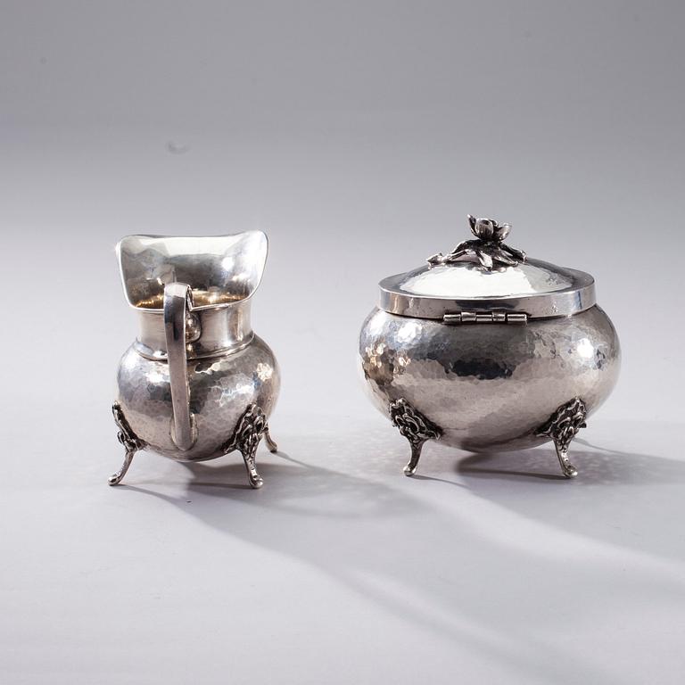 SOCKERSKÅL och GRÄDDSNÄCKA, silver, finska kontrollstämplar, Tyskland 1930-tal. Vikt 359,6 g.