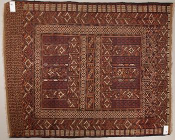 MATTO, villa, Hatchlou, mahdollisesti Turkmeeni. Noin 154x129 cm.