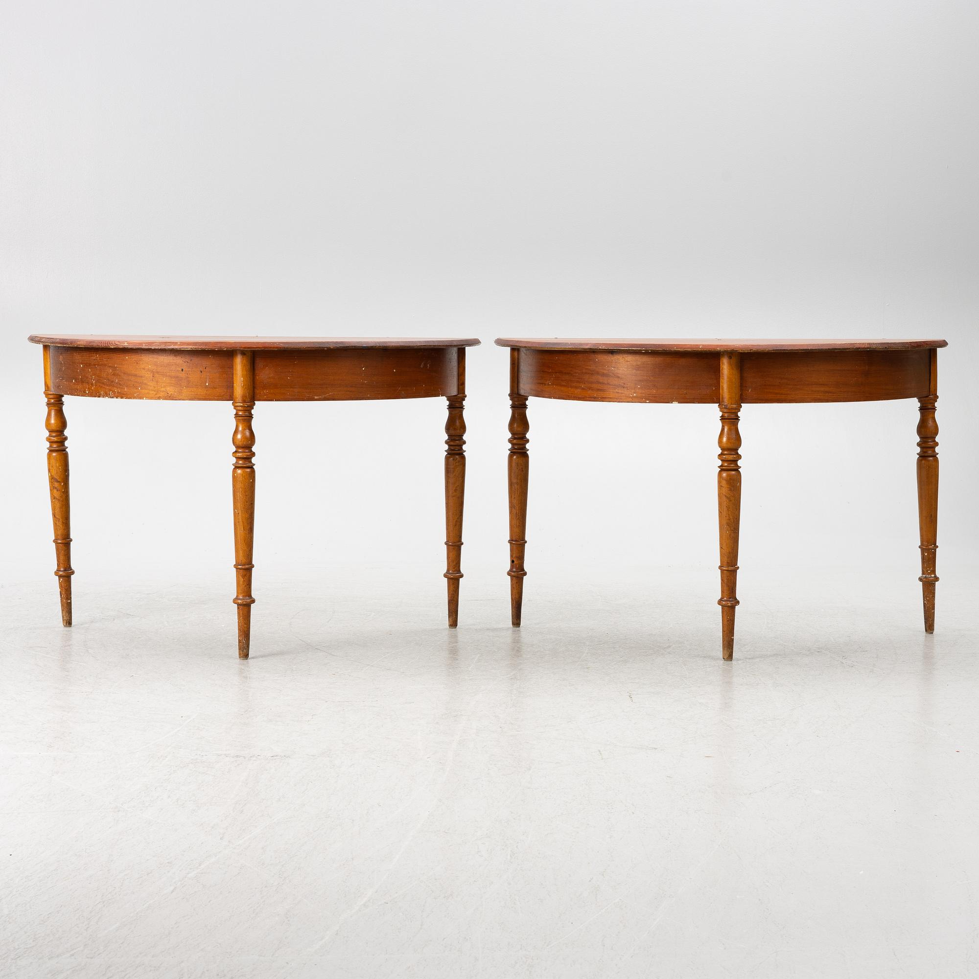 Dining table, late 19th century.