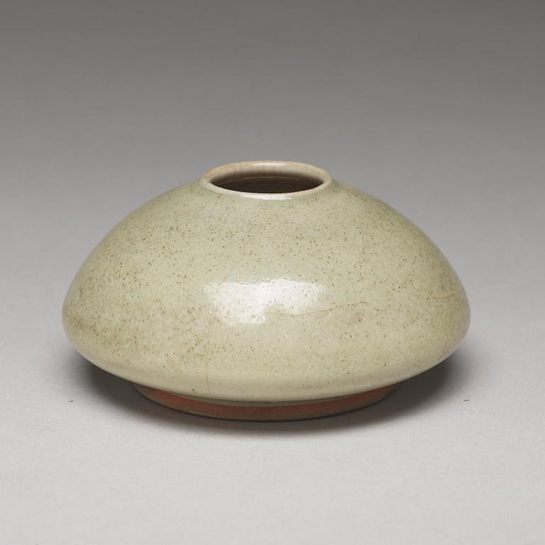 PENSELBAD, porslin. Qingdynastin, 1700-tal.