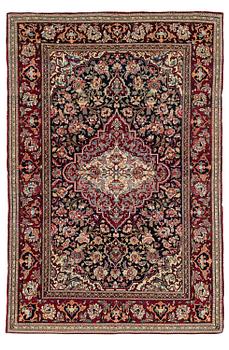 401. An antique Isfahan, Central Persia, c. 211 x 142 cm.