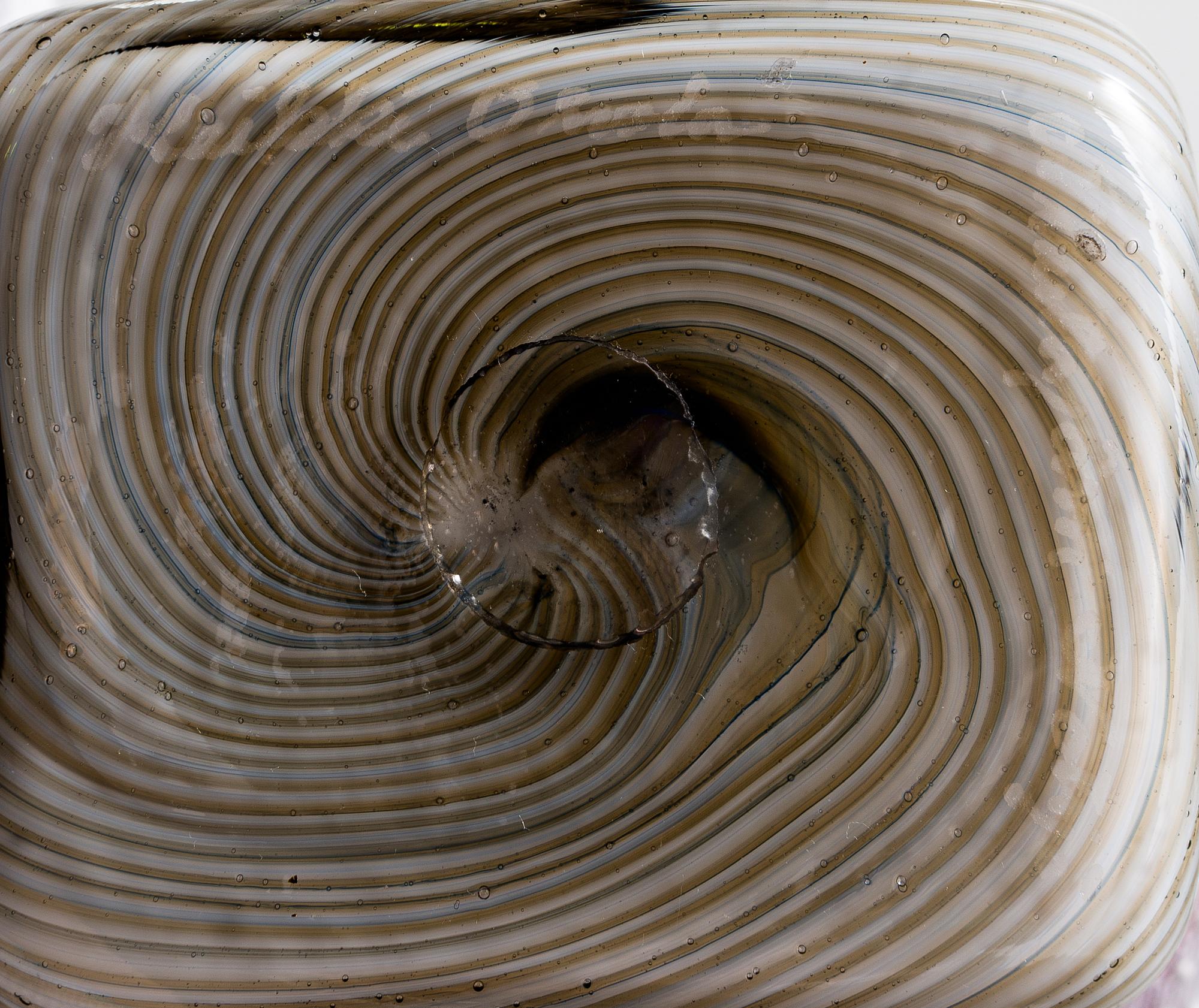 Heikki Orvola, a filigree glass bottle, signed Heikki Orvola Nuutajärvi Notsjö.