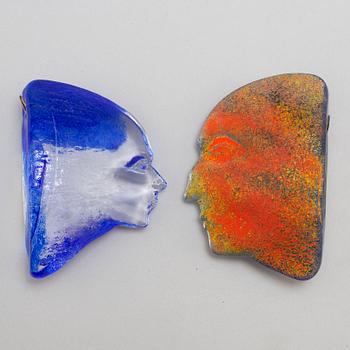 KJELL ENGMAN, VAS samt SKULPTURER, 2 st, glas, Kosta Boda, signerade.