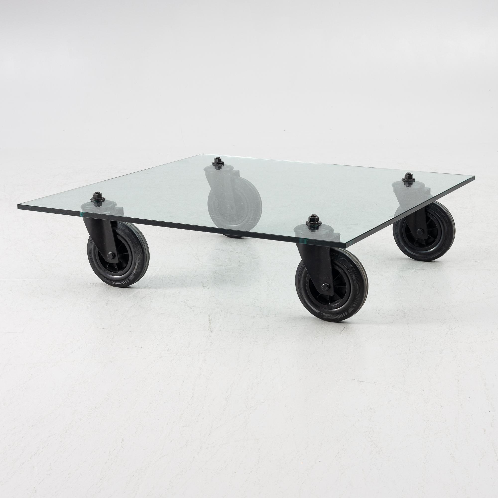 Gae Aulenti, coffee table "Table with Wheels", Fontana Arte Italy late 20th century/21st century.