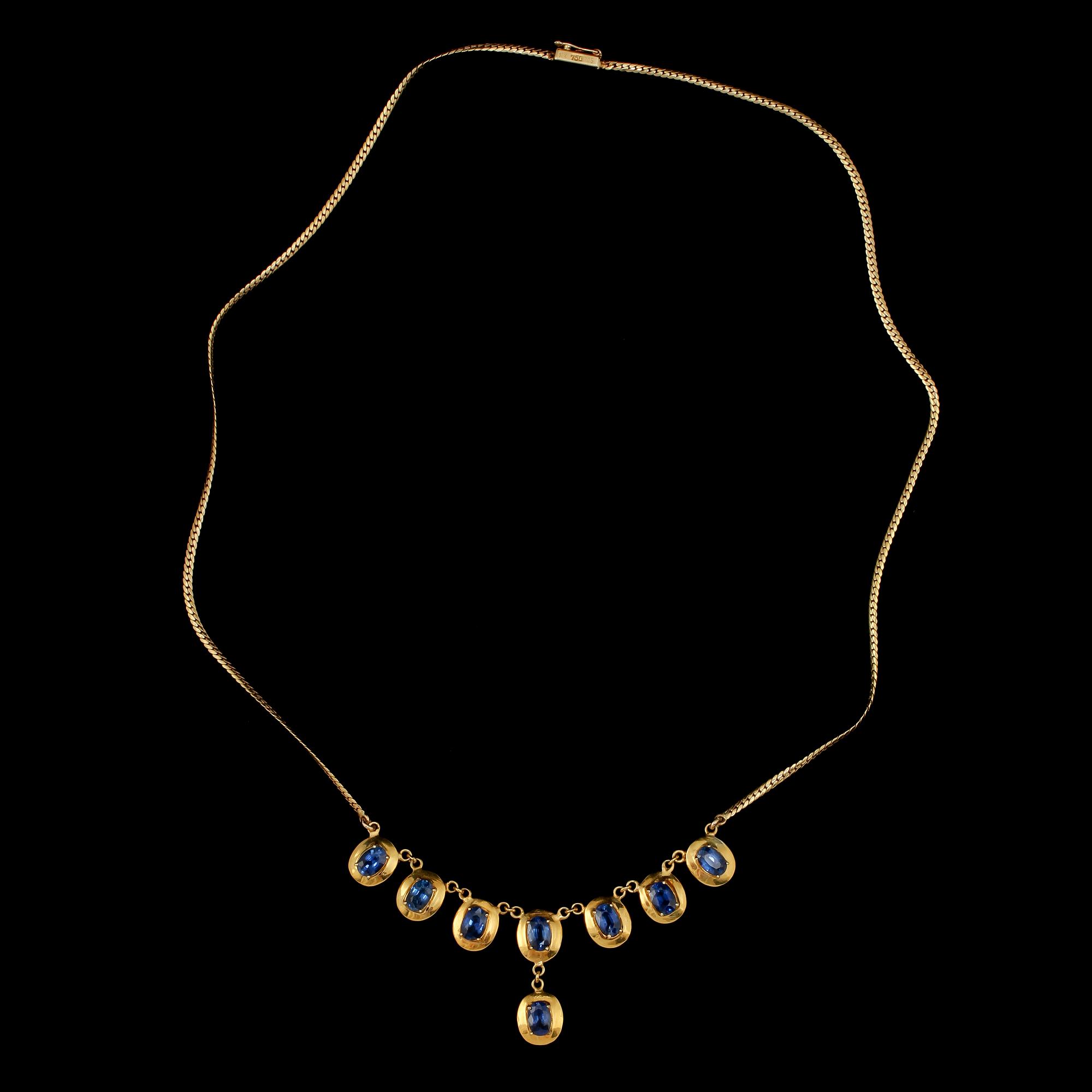 COLLIER, 18k guld med 8 fasettslipade blå safirer, 1900-talets slut. Vikt 14 g.