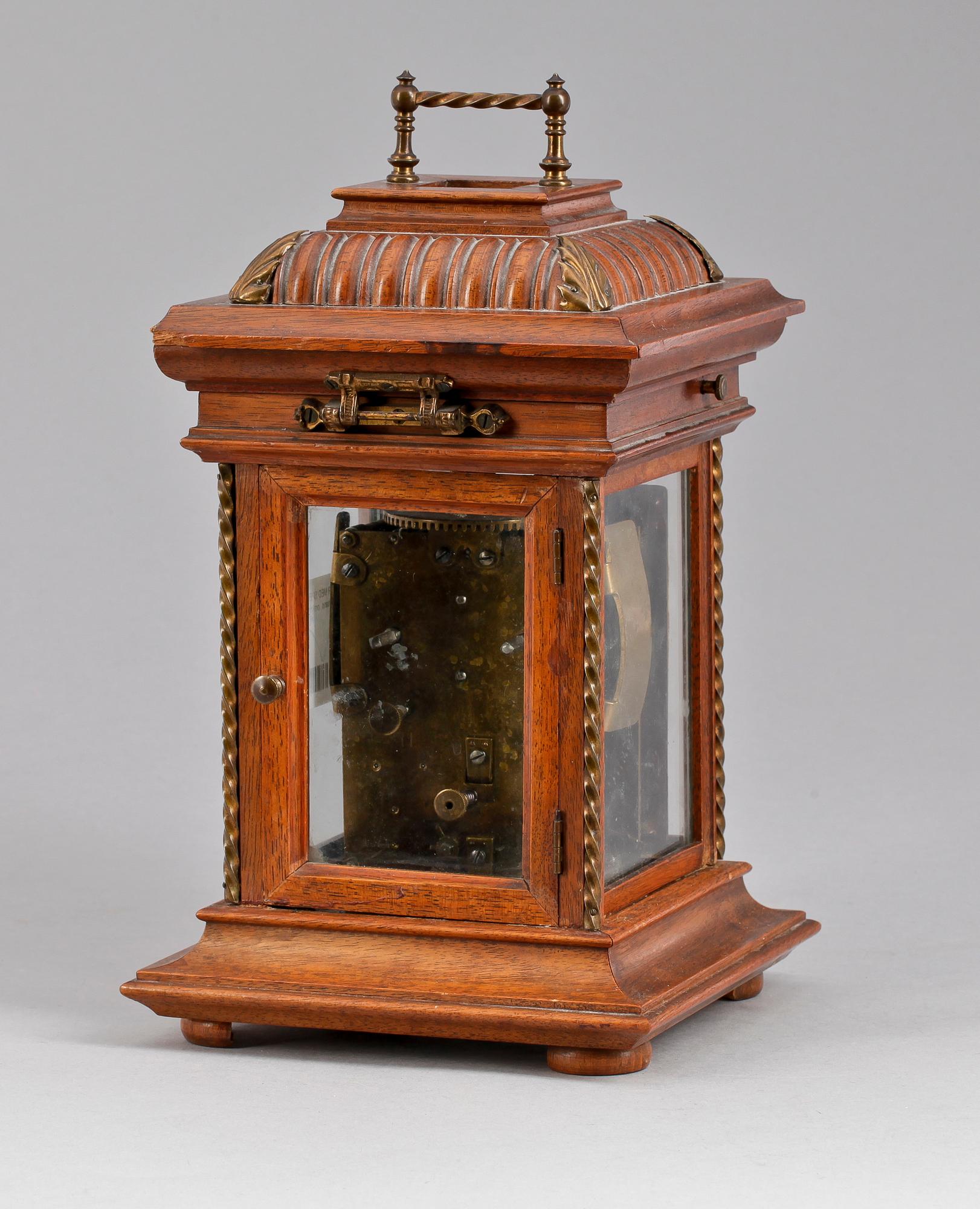 BORDSUR MED SPELDOSA, nyrenässans. Junghans, Leipsic, Tyskland.  1900-talets början.