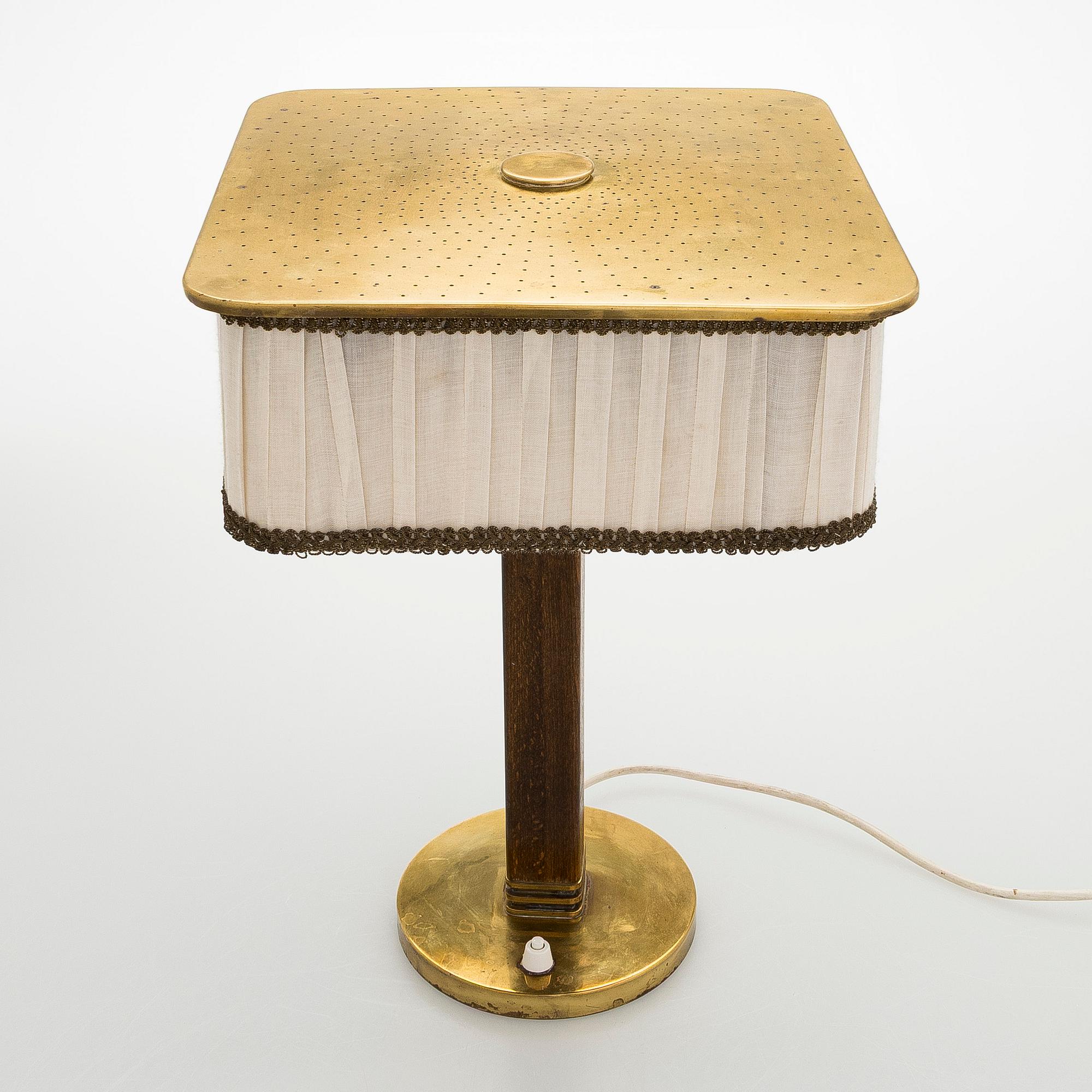 Paavo Tynell, bordslampa, modell 5066, Taito Oy, 1900-talets mitt.