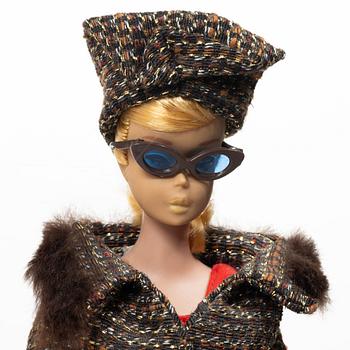 Barbiedockor, 3 st, samt kläder och accessoarer, Mattel, 1960-tal.