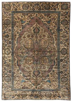 297. A rug, antique, silk Kashan so called Motashem / Feraghan ca 187 x 129,5 cm.