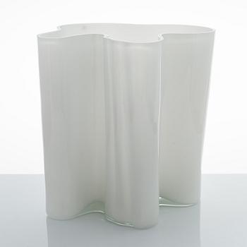ALVAR AALTO, a '3031' vase special edition signed Alvar Aalto 13/1986.