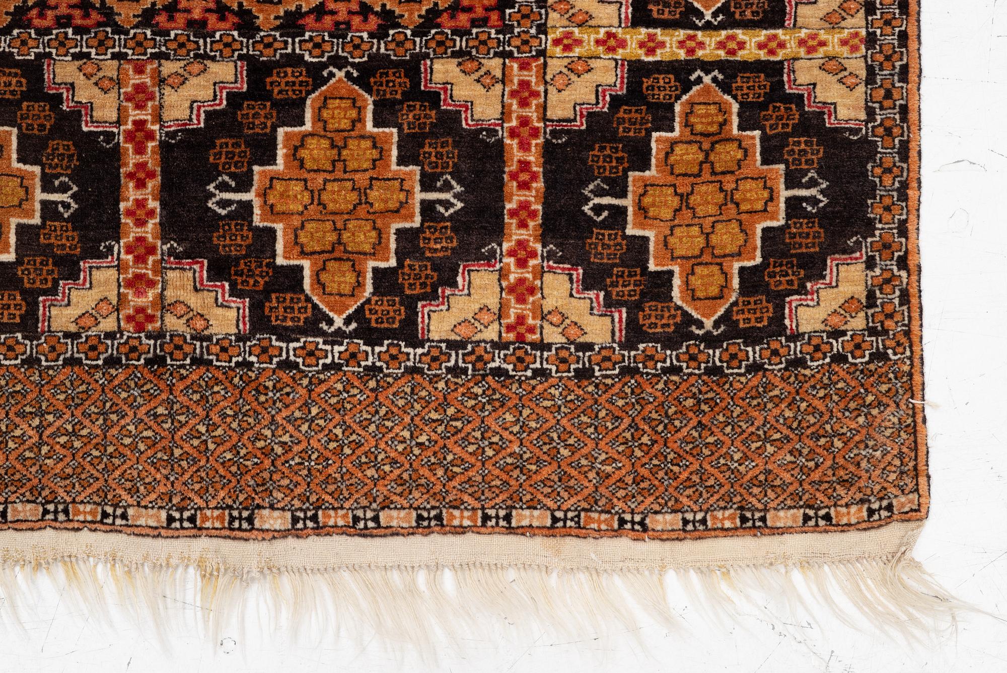 Matta, orientalisk, ca 175 x 125 cm.