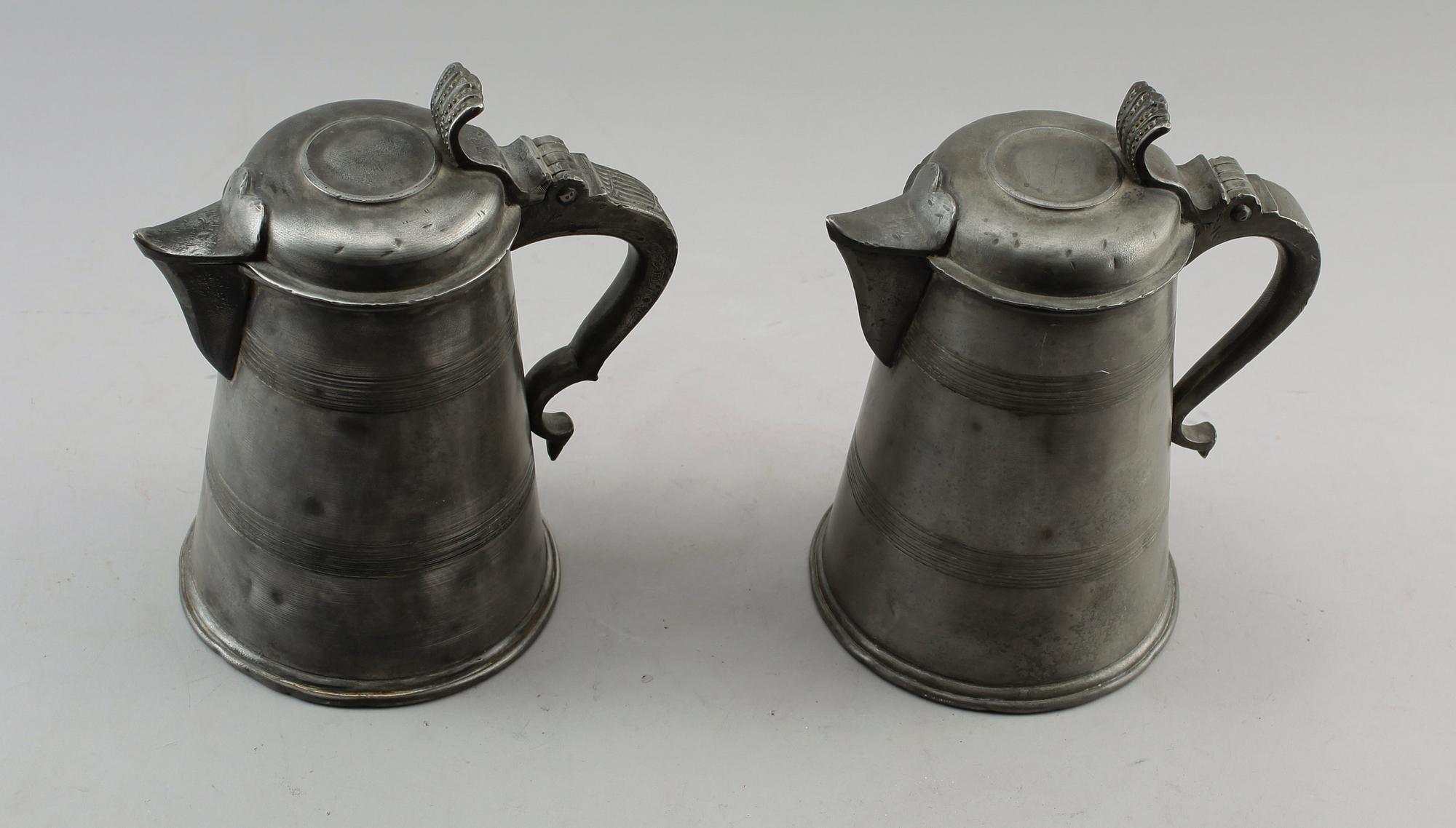 KANNOR, 2 st, tenn, otydliga stämplar, 1800-tal.
