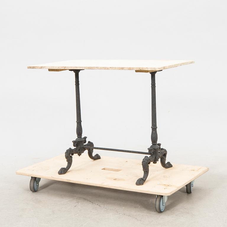 Trädgårdsbord 1900-talets första hälft.