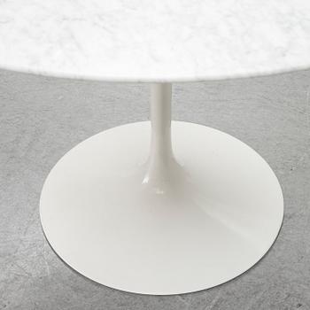 EERO SAARINEN, a marble top 'Tulip' table, Knoll Interational, USA.
