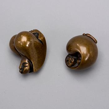 BIRGITTA ARA, 2 st skulptur, polerad brons, signerade, numrerade 27/100 och 28/100.