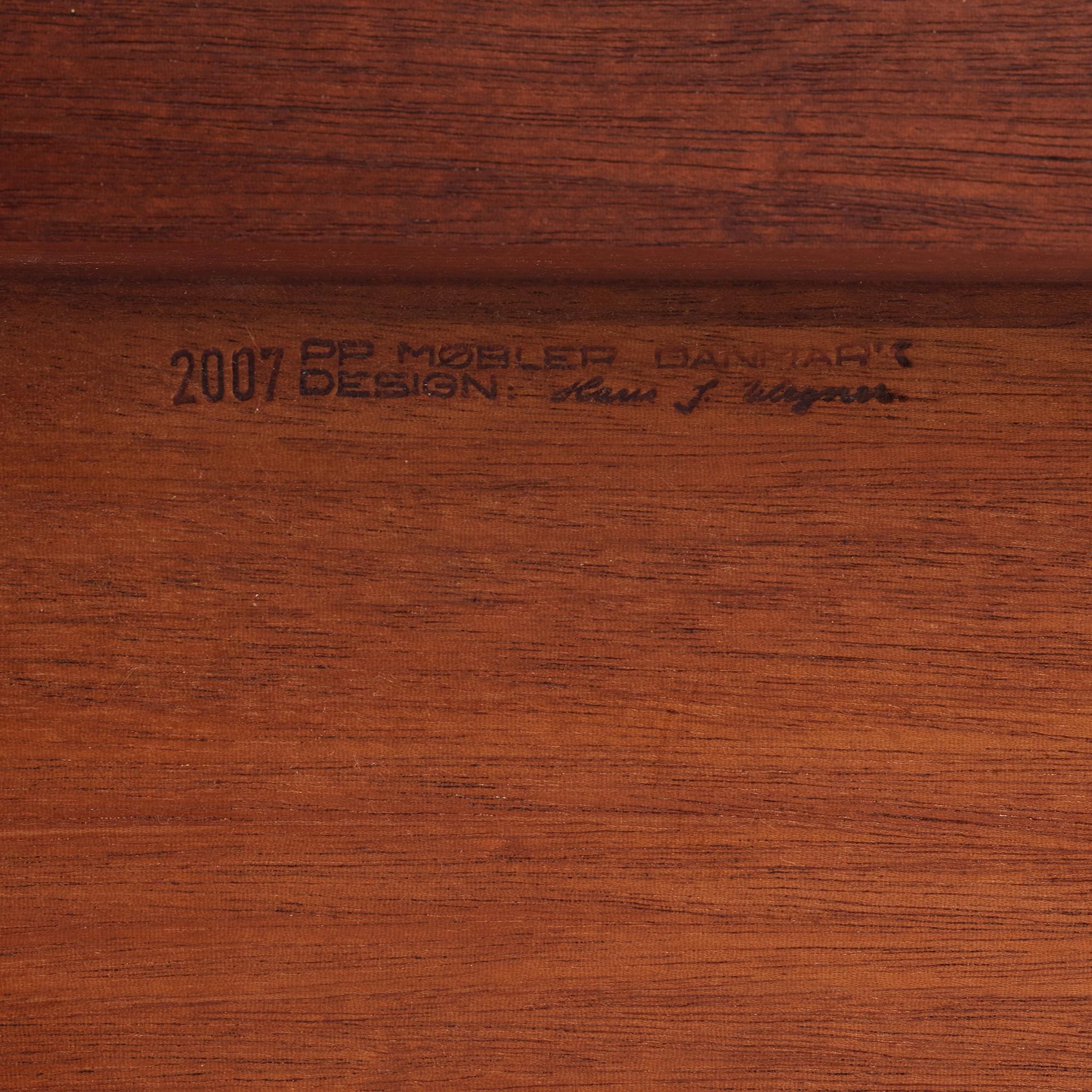 Hans J. Wegner, "Jakkens hvile", modell PP-250, herrbetjänt/stol, PP møbler, Danmark 2007.