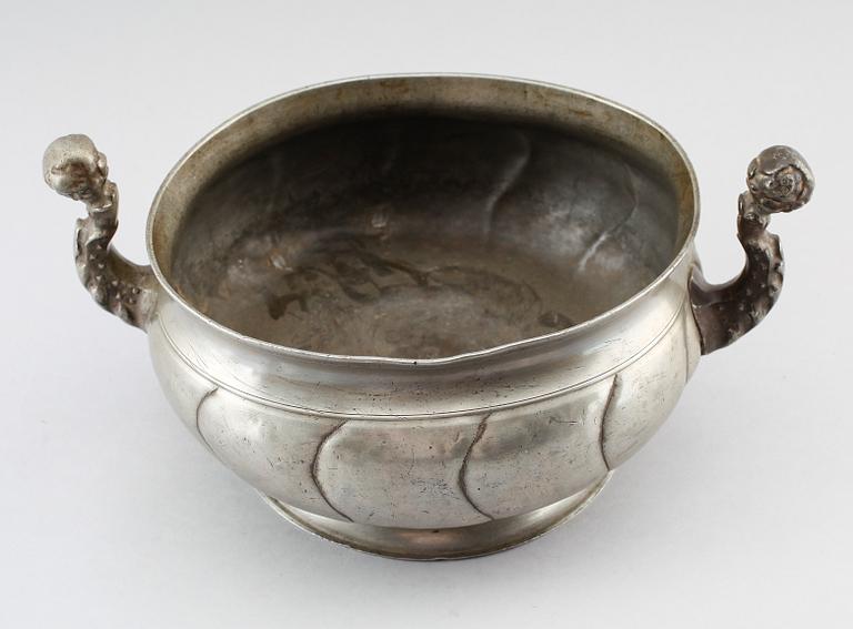 KALLSKÅL, tenn, Petter Nyberg, Nyköping 1779.