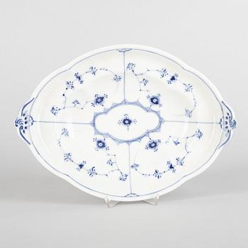 A 'Blue Fluted Plain' porcelain bread dish, Royal Copenhagen, model 3, 1898-1923.