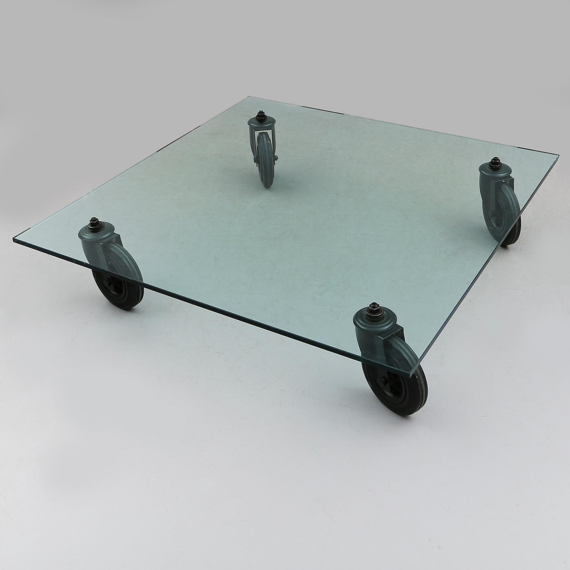 SOFFBORD, "Tavolo con ruote", Gae Aulenti, Fontana Arte, Italien.