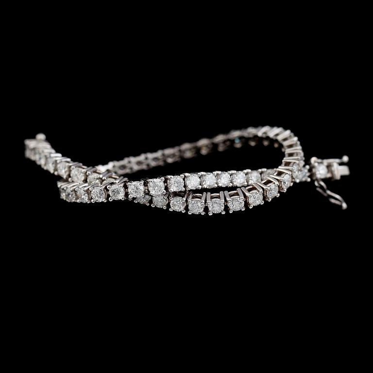 ARMBAND, 18K vitguld, Rivièrelänk, briljantslipade diamanter tot ca 4.83 ct. Vikt ca 12 g.