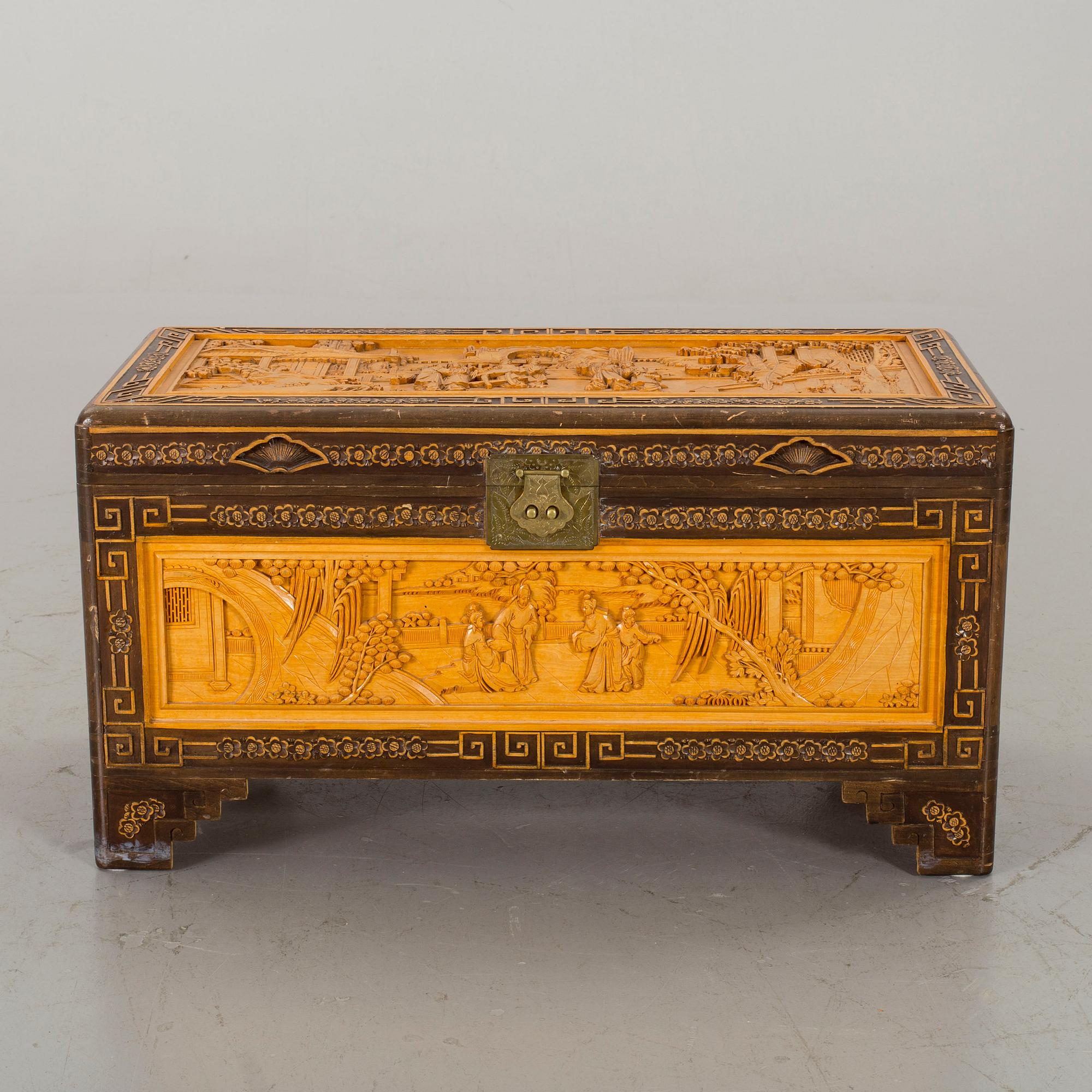 KAMFERKISTA, 1900-tal.