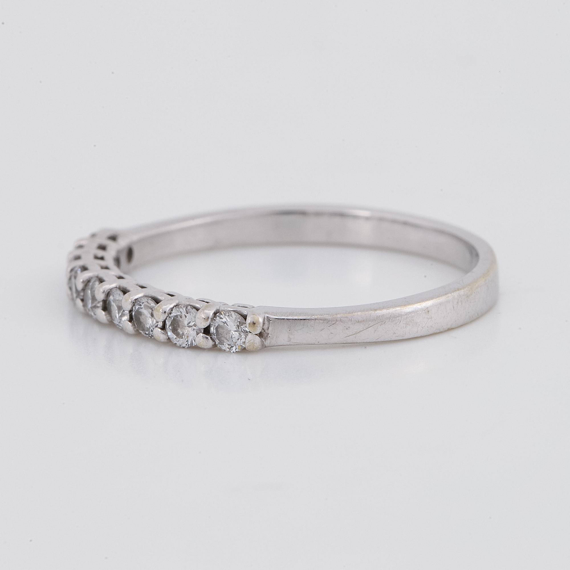Brilliant-cut diamond ring.