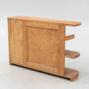 Nordiska Kompaniet, sportstugemöbel, bokhylla med skåp, "Lovö", 1930/40-tal.