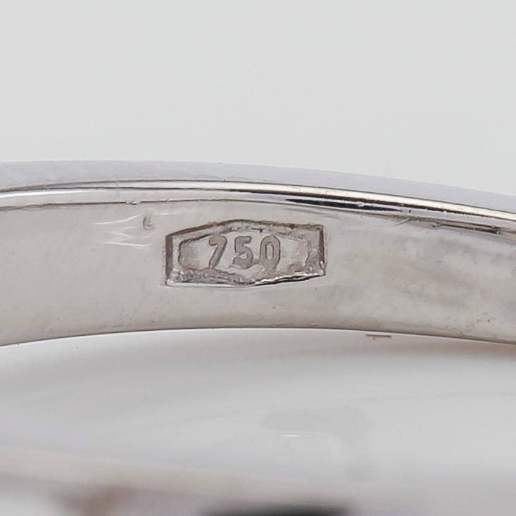 RING, 18K vitguld och diamanter tot ca 0.96 ct. varav en ca 0.77 ct.