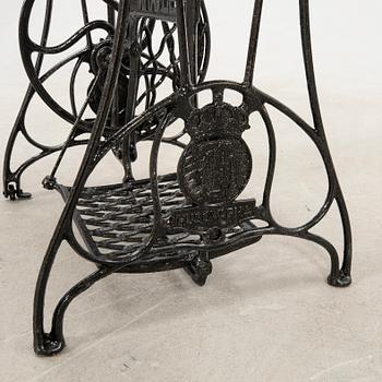 Trädgårdsgrupp 3 dlr 1900-talets första hälft.