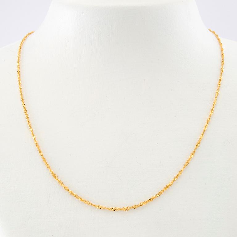 Necklace 18K gold.