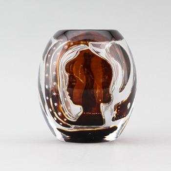 An Edvin Öhrström 'ariel' glass vase, Orrefors 1950.