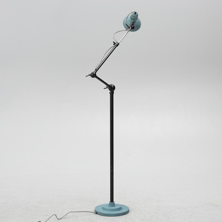 Golvlampa, industrimodell, 1900-tal.