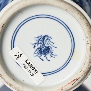 A pair of blue and white 'landscape' vases, Qing dynasty, Kangxi (1662-1722).