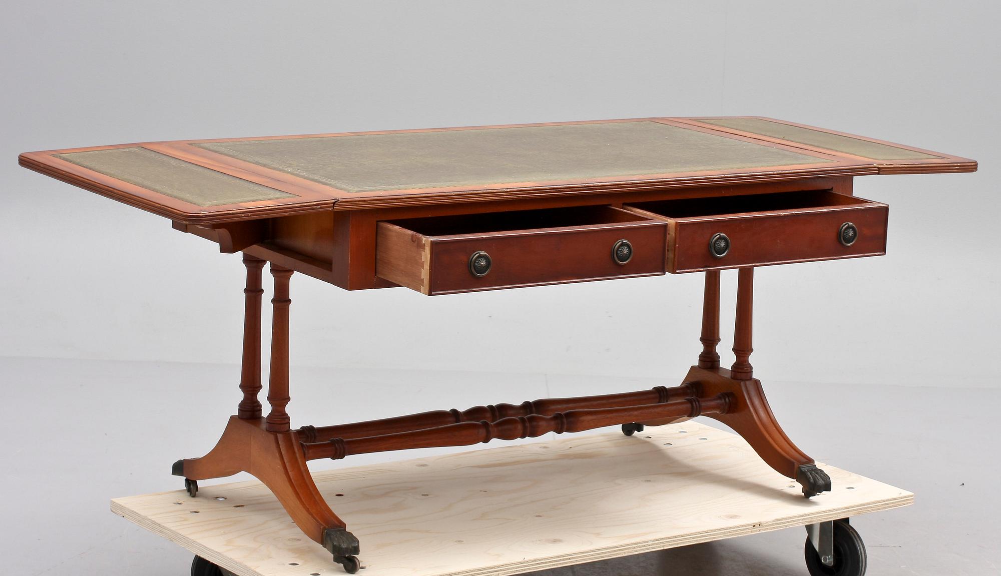 KLAFFBORD, England. 1900-talets andra hälft.