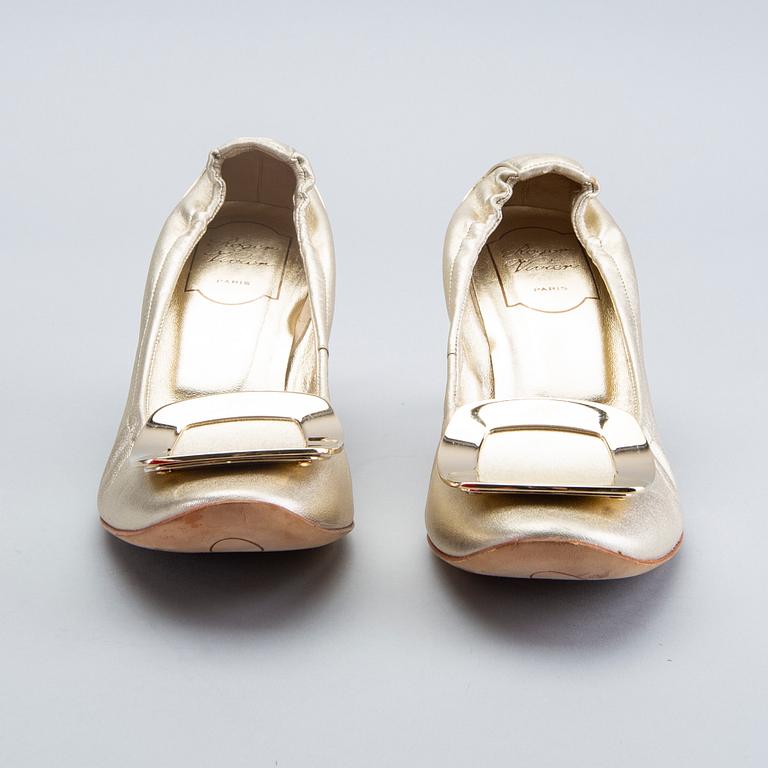 Tods`s och Roger Vivier, skor 2 par 37-37,5 enligt märkning.