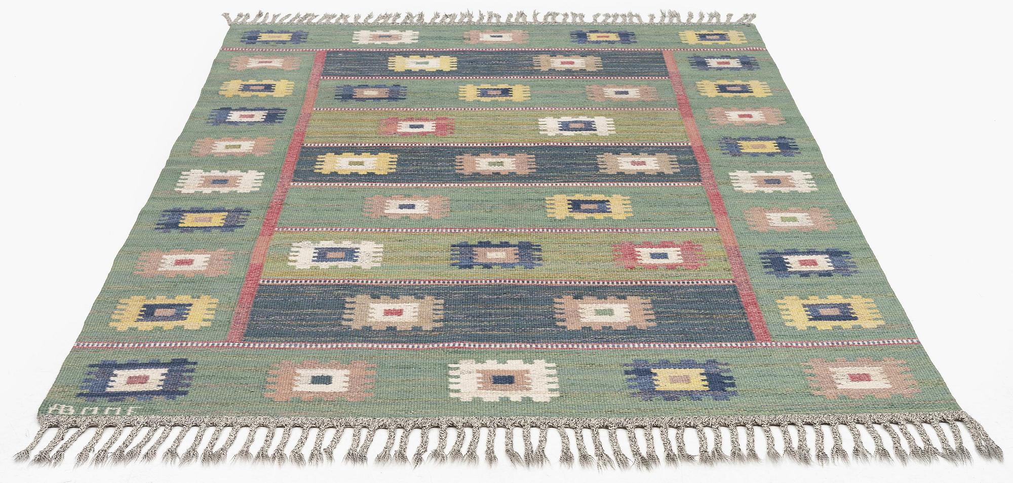 Märta Måås-Fjetterström, matta, "Grön äng", rölakan, ca 253 x 161 cm, signerad AB MMF.