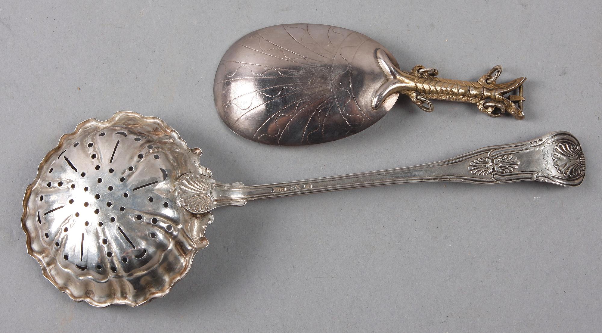 SUPSKED samt SOCKERSTRÖARE, silver. Bl a Ernst Gustav Markström, Uppsala, 1857.